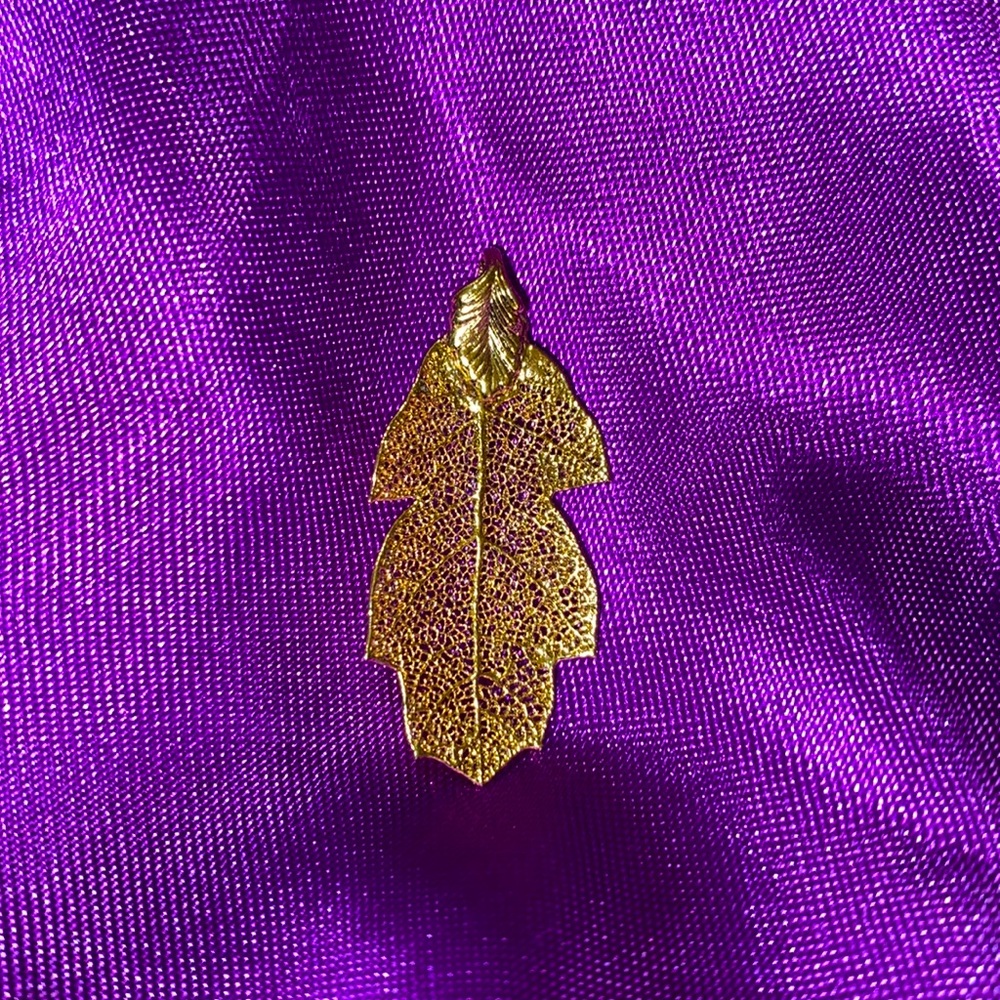 Gold Leaf Pendant 80’s